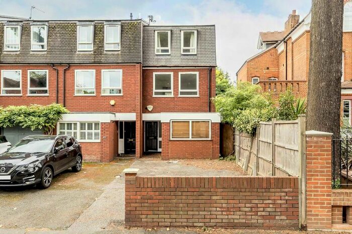 4 Bedroom Property To Rent In Mark Terrace, The Drive, London, SW20