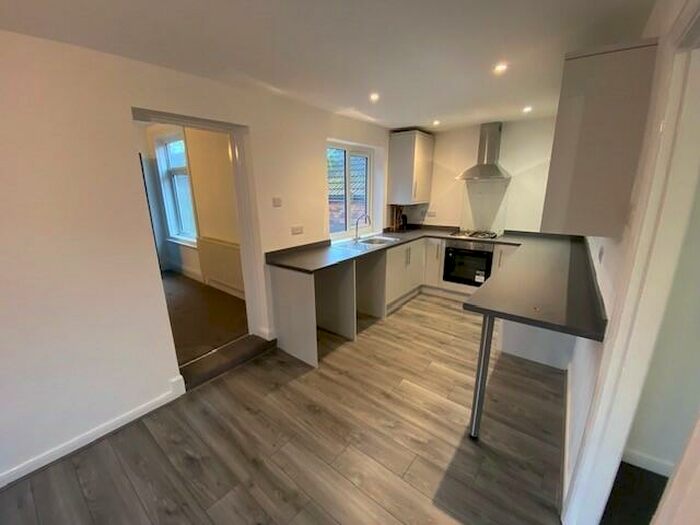 3 Bedroom Flat To Rent In King Street, Thorne, Doncaster, DN8