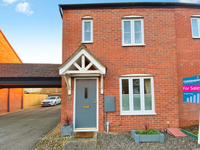 2 Bedroom Semi-Detached House For Sale In Sage Close, Banbury, Oxfordshire, OX16