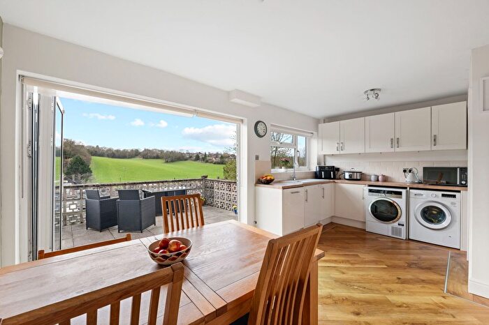 3 Bedroom Semi Detached House For Sale In Hyde Road, South Croydon, CR2