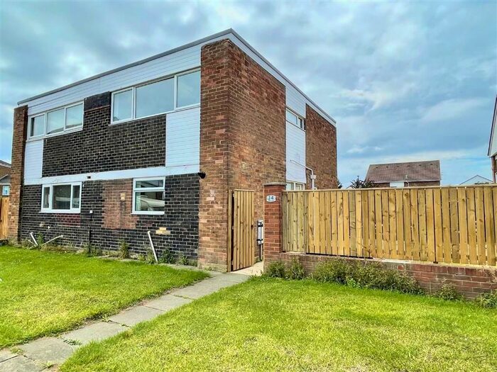 3 Bedroom Semi-Detached House To Rent In Burns Close, South Shields, NE34