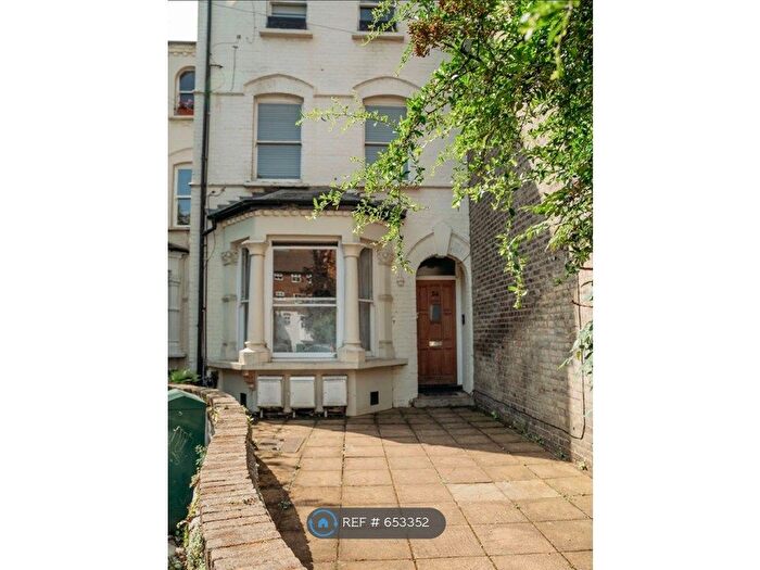 1 Bedroom Flat To Rent In Vauxhall Grove, London, SW8