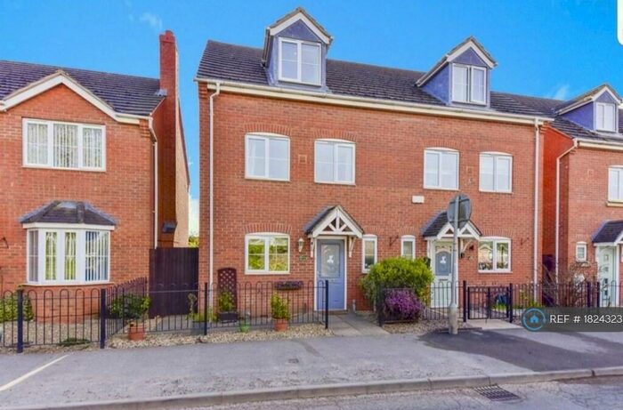 4 Bedroom Semi-Detached House To Rent In Ermine Street, Ancaster, NG32