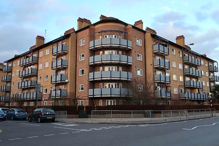 2 Bedroom Flat To Rent In Bancroft House, Cephas Street, Bethnal Green, Stepney Green, London, E1