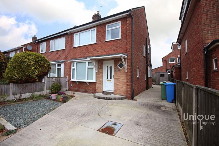 3 Bedroom Semi Detached House For Sale In Raybourne Avenue, Poulton-Le-Fylde, FY6
