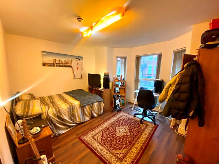 10 Bedroom Semi Detached House To Rent In Bed Everett Road, Withington, Manchester, M20