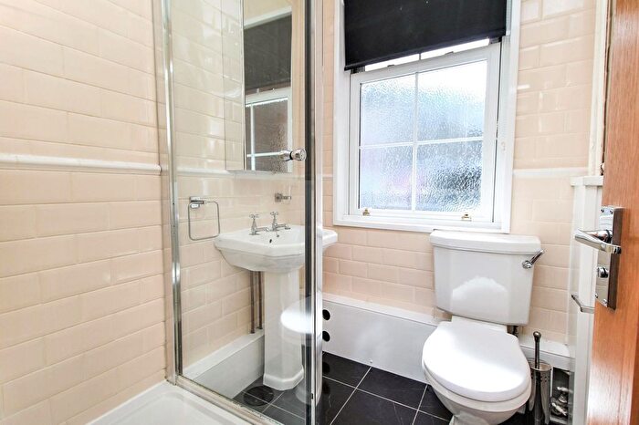 1 Bedroom Flat To Rent In Branksome House, Westgate Street, Cardiff, CF10