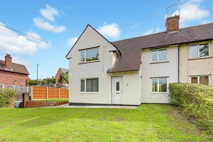 3 Bedroom Semi-Detached House For Sale In Valley Road, Nottingham, NG5