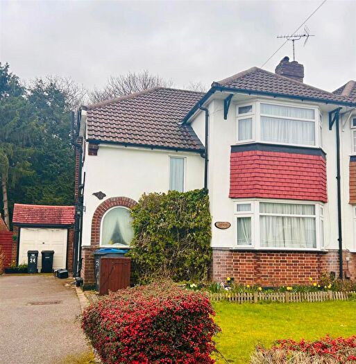 3 Bedroom Semi Detached House For Sale In Kingswood Avenue, South Croydon, CR2