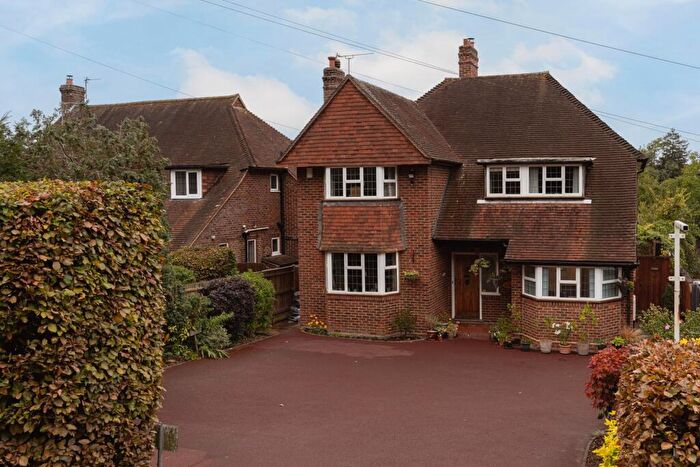 4 Bedroom Detached House For Sale In Leatherhead Road, Ashtead, KT21
