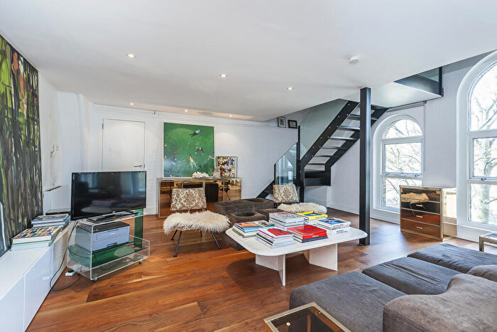 1 Bedroom Apartment To Rent In Temple Court, Stepney Green, E1