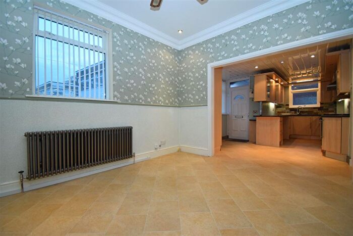 4 Bedroom Maisonette To Rent In High Street, Horbury, Wakefield, WF4