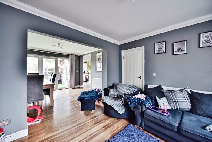 4 Bedroom Semi Detached House For Sale In Loose Road, Maidstone, ME15