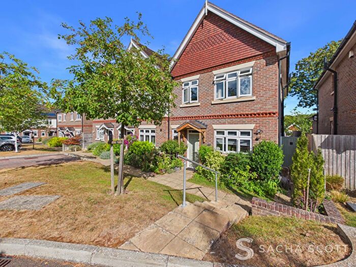 3 Bedroom End Of Terrace House For Sale In Mimosa Close, Epsom, KT17