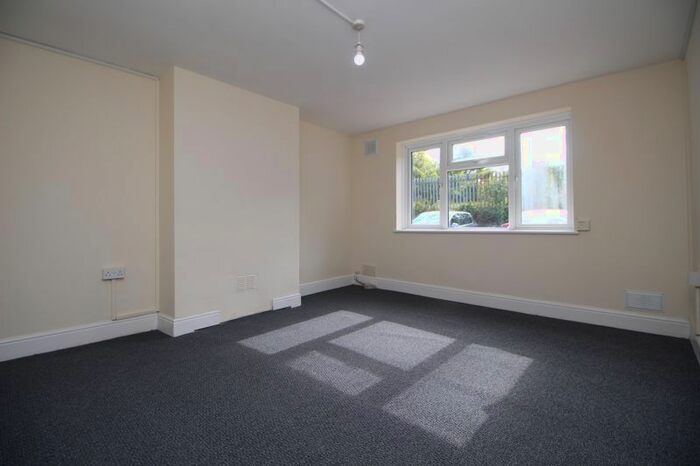 1 Bedroom Flat To Rent In Uxbridge Road, Slough, SL2