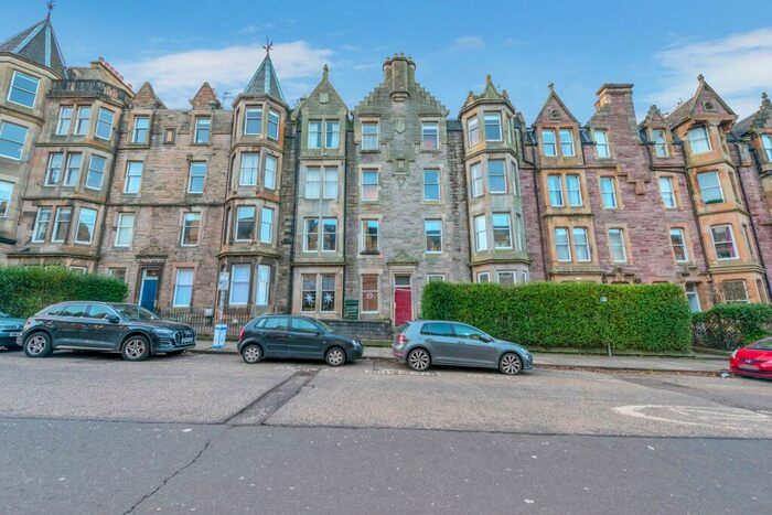 3 Bedroom Flat To Rent In Marchmont Road, Edinburgh, EH9