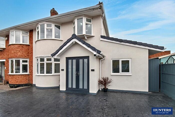 5 Bedroom Semi-Detached House For Sale In Tythorn Drive, Wigston, LE18