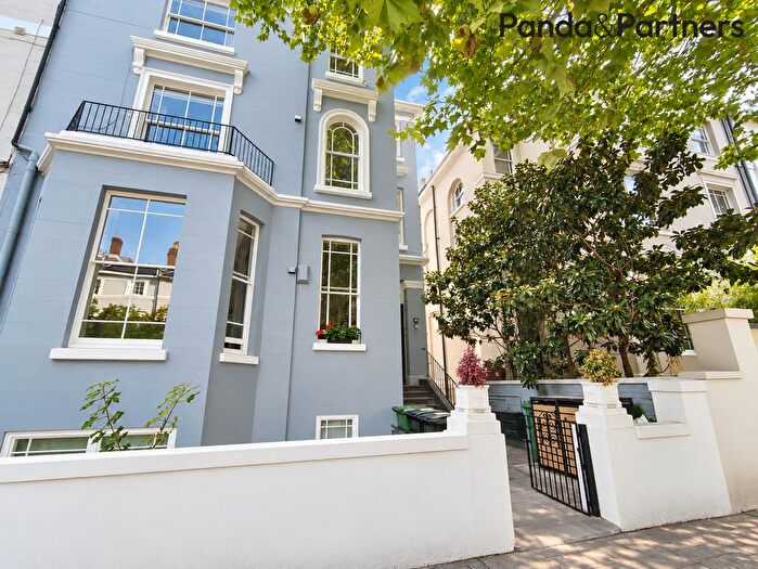 2 Bedroom Flat To Rent In Regents Park Road, Primrose Hill, Camden Town, London, NW1
