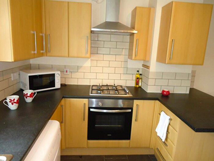 4 Bedroom House To Rent In Dogfield Street, Cathays, Cardiff, CF24