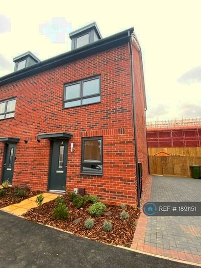 4 Bedroom Semi-Detached House To Rent In Balharvie Road, Wellingborough, NN8