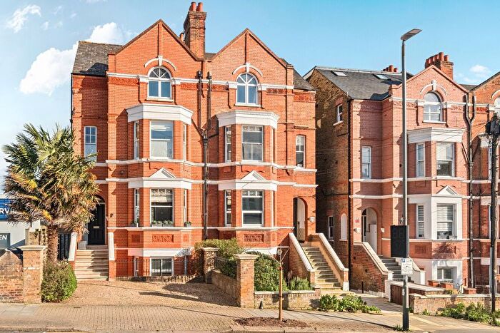 3 Bedroom Flat For Sale In Wimbledon Park Road, Southfields, London, SW18
