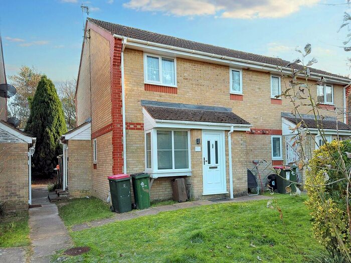 1 Bedroom End Of Terrace House To Rent In Lyon Close, Crawley, RH10