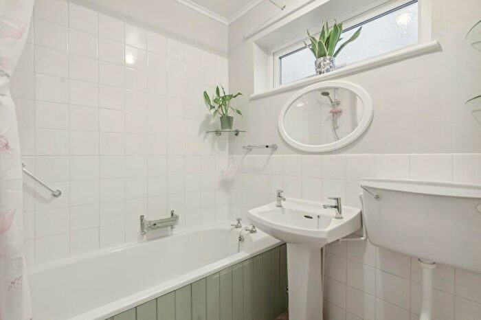 2 Bedroom Semi-Detached Bungalow For Sale In Latchmore Close, Hitchin, SG4