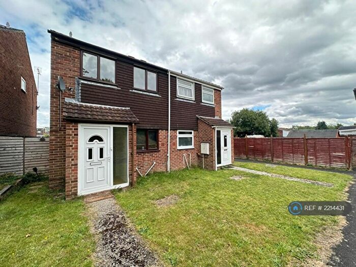 3 Bedroom Semi-Detached House To Rent In Trajan Walk, Andover, SP10