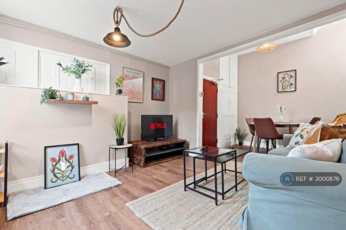 2 Bedroom Flat To Rent In High St, Oxford, OX1