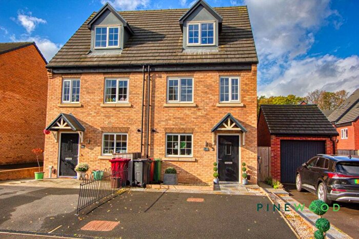 3 Bedroom Semi Detached House For Sale In Milford Drive, Wingerworth, S42