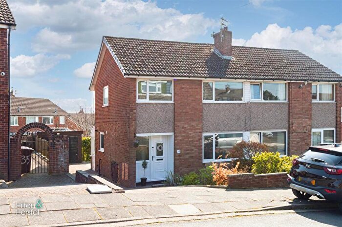 3 Bedroom Semi Detached House For Sale In Sutton Avenue, Burnley, BB10