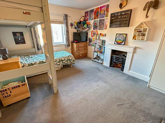 2 Bedroom End Of Terrace House For Sale In Bishops Waltham, SO32