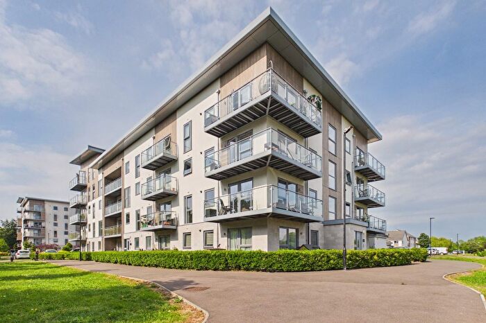 2 Bedroom Flat For Sale In Vicus Way, Maidenhead, Berkshire, SL6