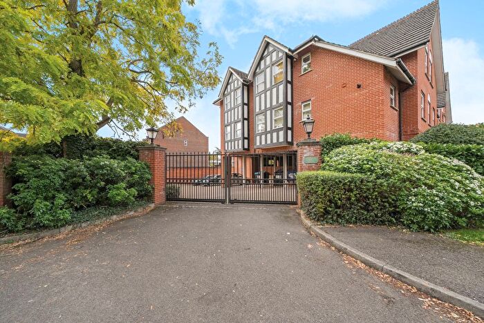 2 Bedroom Flat For Sale In Heathside Road, Woking, GU22