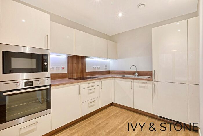 1 Bedroom Apartment For Sale In Kingfisher Heights, Bramwell Way, London, Greater London, E16