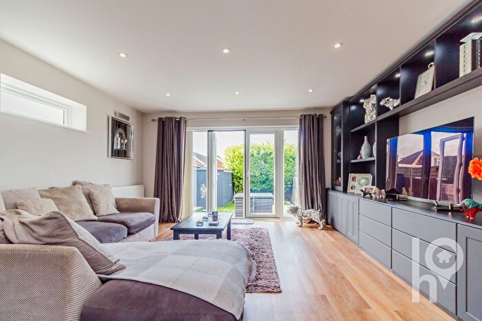 3 Bedroom Semi Detached House For Sale In Nelson Avenue, Minster, ME12