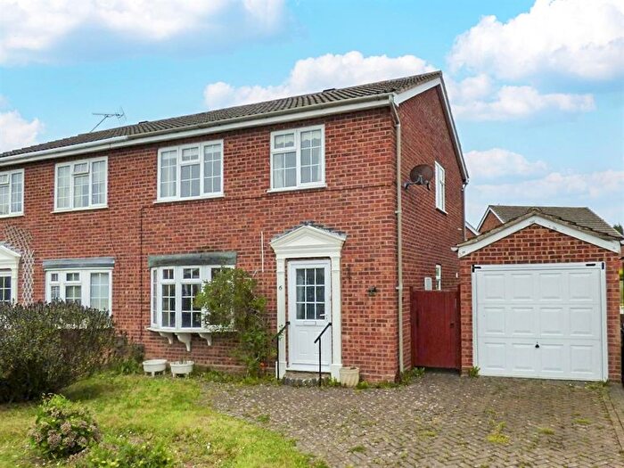 3 Bedroom Semi-Detached House For Sale In Bronsil Drive, Malvern, Worcestershire, WR14