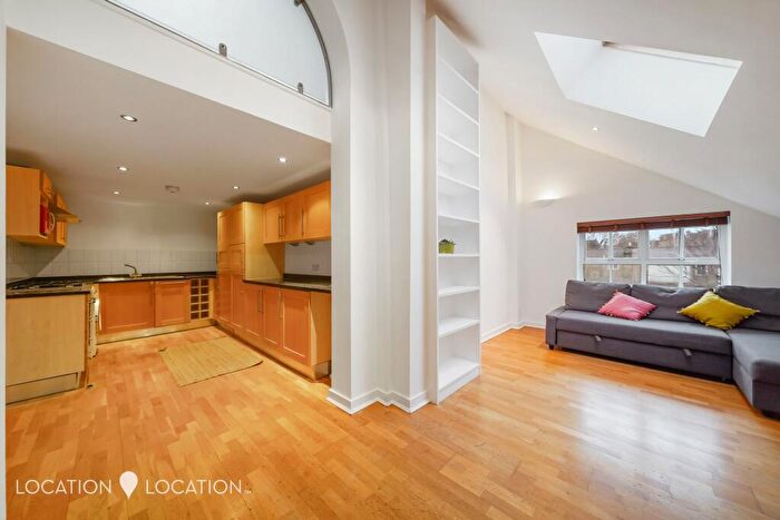 2 Bedroom Flat For Sale In Defoe Road, St. Mary's Court, N16
