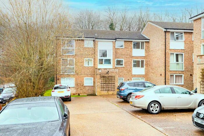 2 Bedroom Flat To Rent In Blair Close, Hemel Hempstead, HP2