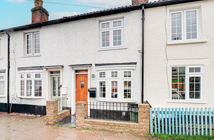 2 Bedroom Terraced House For Sale In Boundary Road, St. Albans, Hertfordshire, AL1