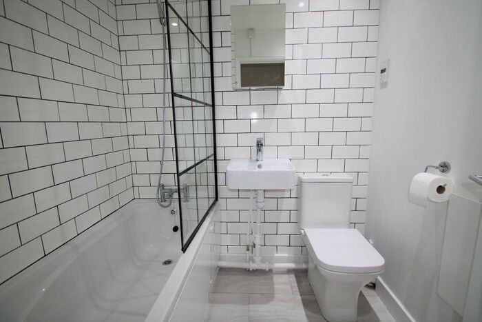 2 Bedroom Terraced House To Rent In Mariners Court, Greenhithe, DA9