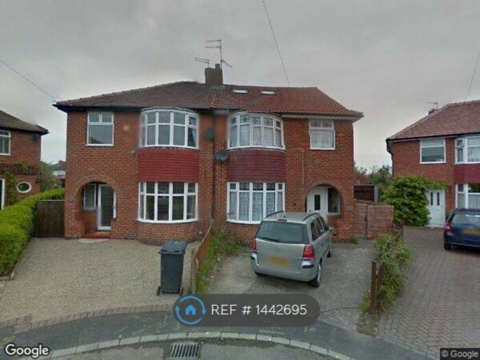 3 Bedroom Semi-Detached House To Rent In York, York, YO30