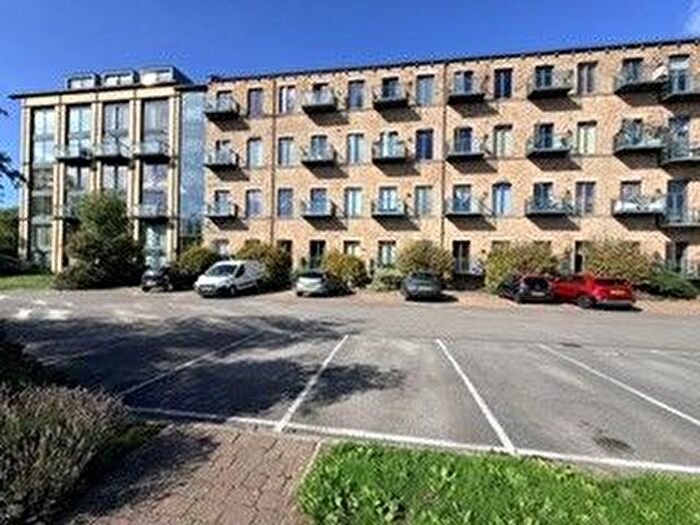 1 Bedroom Flat For Sale In Ledgard Wharf, Mirfield, WF14