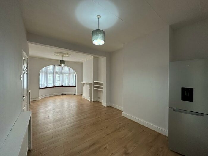 4 Bedroom Terraced House To Rent In Monmouth Road, East Ham, E6