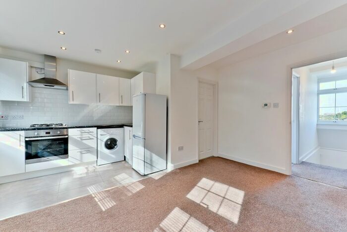 2 Bedroom Flat To Rent In Greenwich South Street, Greenwich, SE10
