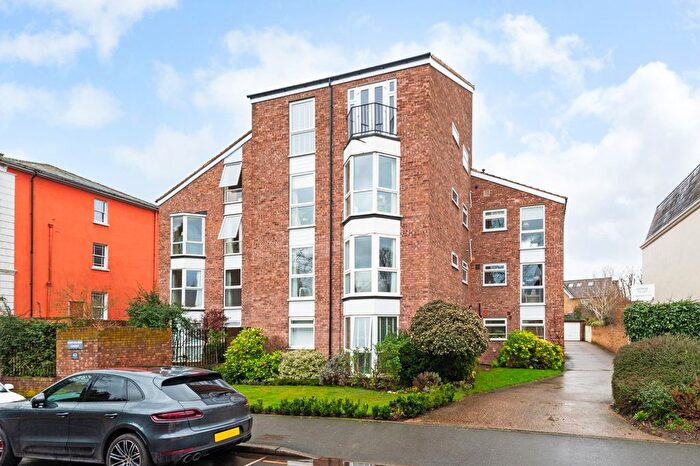2 Bedroom Flat To Rent In Winterton Court, Lower Teddington Road, Hampton Wick, Kingston Upon Thames, KT1