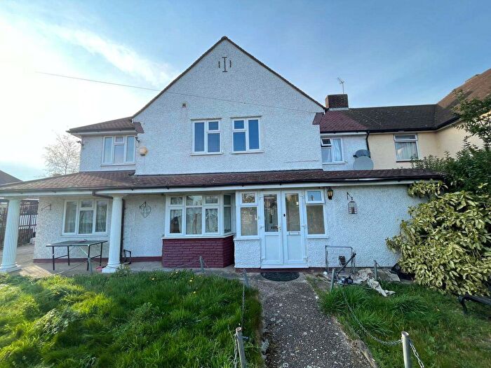 7 Bedroom Semi-Detached House To Rent In Nightingale Road, London, N9