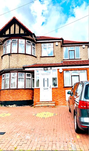 2 Bedroom Flat To Rent In Oxleay Road, HA2