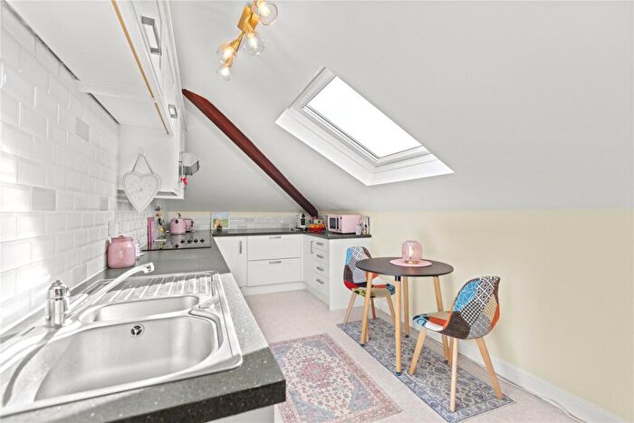 1 Bedroom Apartment For Sale In St. Christophers Gardens, Ascot, Berkshire, SL5
