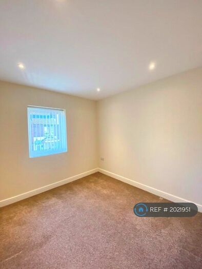 2 Bedroom Flat To Rent In Canklow Road, Rotherham, S60
